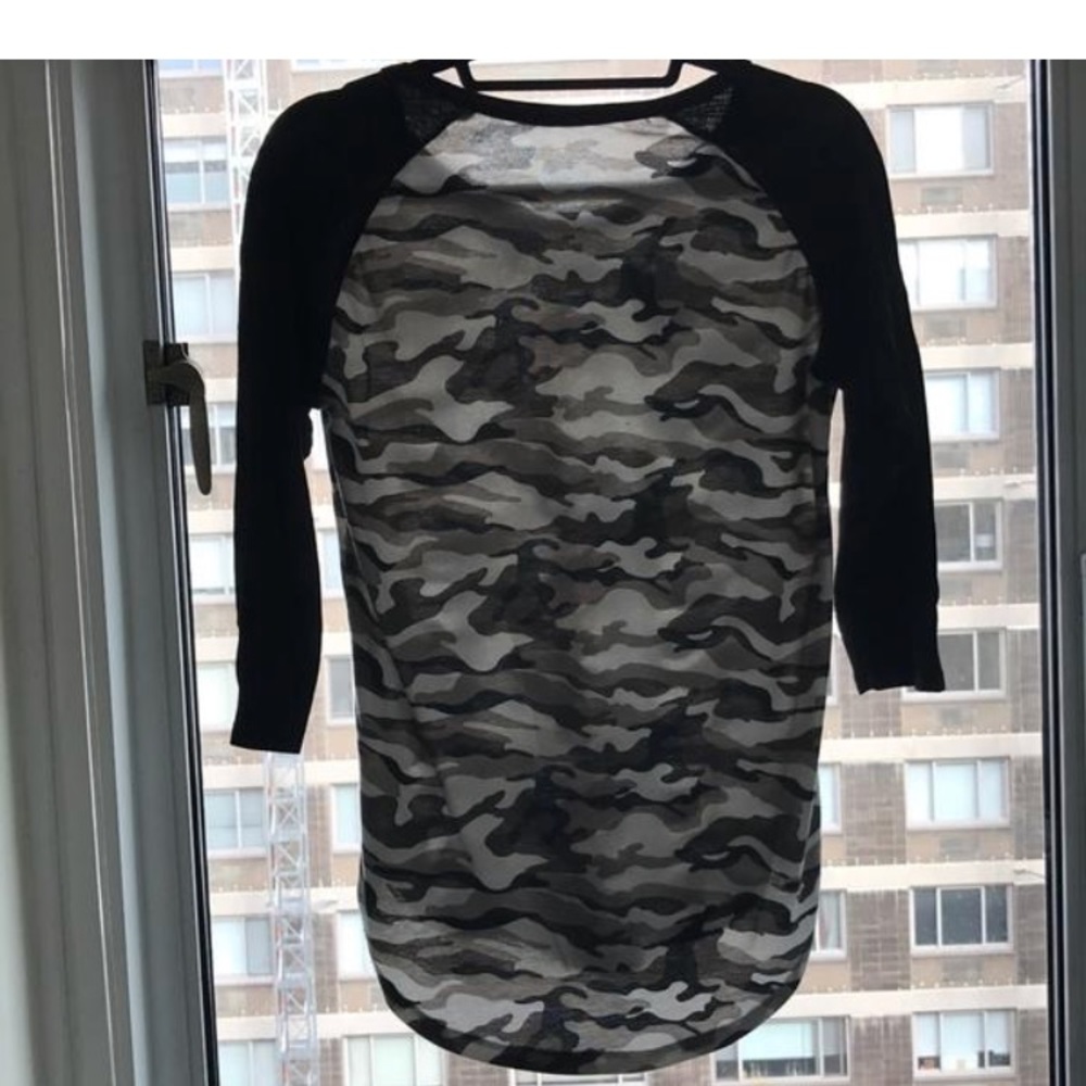 Lovers + Friends 3/4 camo shirt